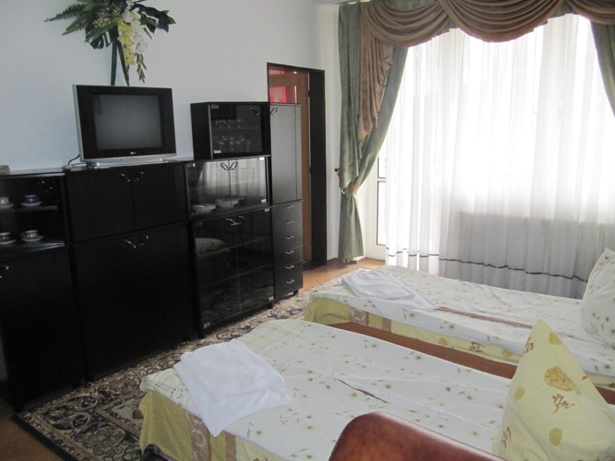 Hotel Karpaty Jaremtsche Exterior foto